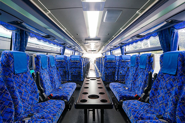 大型バス(FUSO)テーブルあり